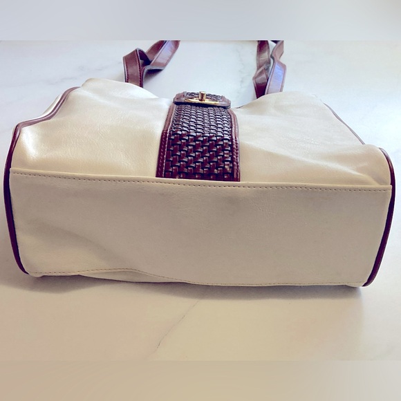 Vintage Cream Leather Brown Weave Strap Detail Gold Accent Closure Purse! - Picture 6 of 9